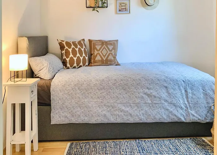 Holiday home Stunning In With Kitchen Morschen